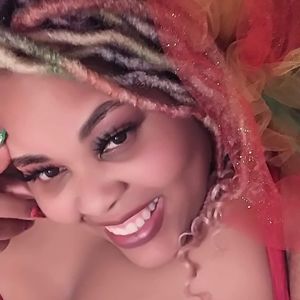 Meet your Posher, Crystal